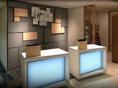 Hotel Express & - Airport By Ihg 3*